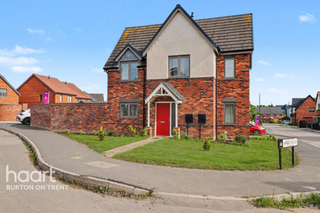 3 bed property, in Moonstone Way, £250,000