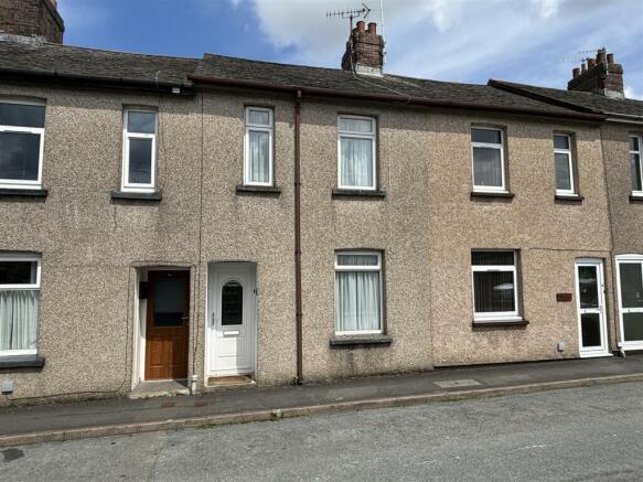 3 bed property, in Park Row, £180,000