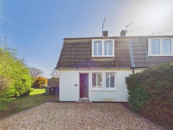 2 bed property, in Kewstoke Road, £195,000