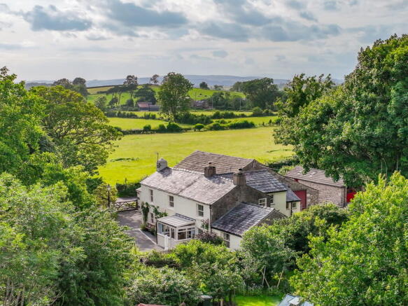 3 bed property, in Carnforth LA6, £799,950