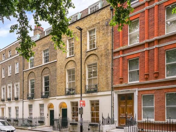 5 bed property, in Red Lion Square, £3,950,000