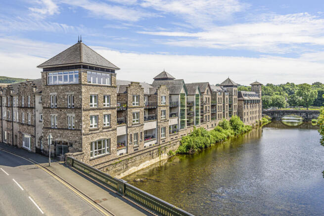 2 bed property, in Aparment 4 Kentgate Place, £320,000
