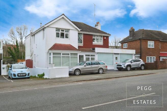 4 bed property, in Newton Road, £450,000