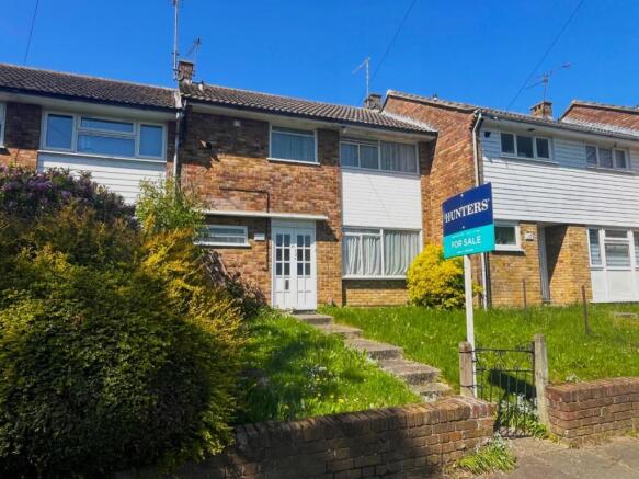 3 bed property, in Ifield Way, £290,000