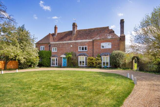 4 bed property, in Lydens Farm, £1,295,000