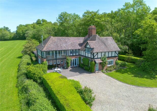 4 bed property, in Great Witley, £945,000