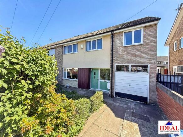 4 bed property, in Lutterworth Drive, £230,000