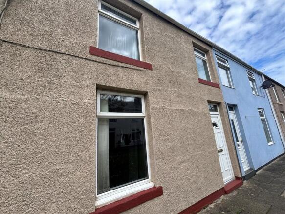 2 bed property, in Eccles Terrace, £85,000