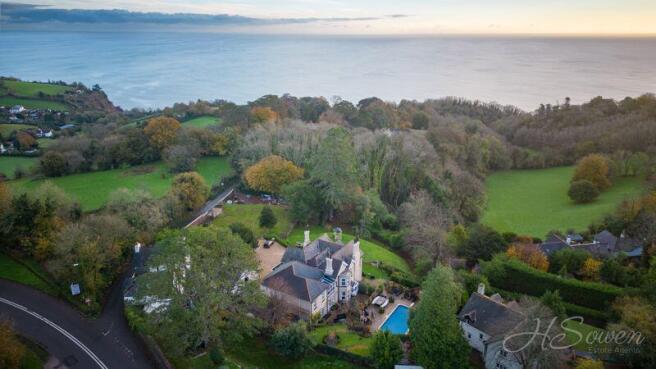 10 bed property, in Rock House Lane, £2,500,000