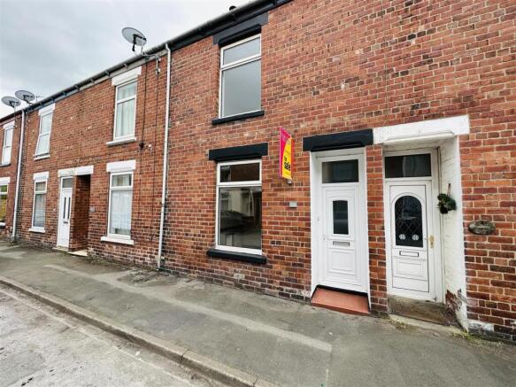 2 bed property, in Londesborough Street, £125,000