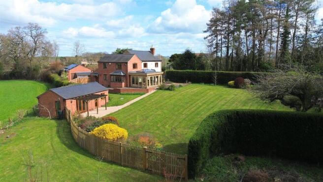 3 bed property, in Clifford's Mesne, £875,000