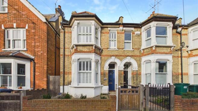 3 bed property, in Salisbury Road, £800,000