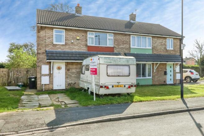 3 bed property, in Stone Riding, £90,000