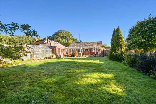 3 bed property, in Burridge Road, £520,000