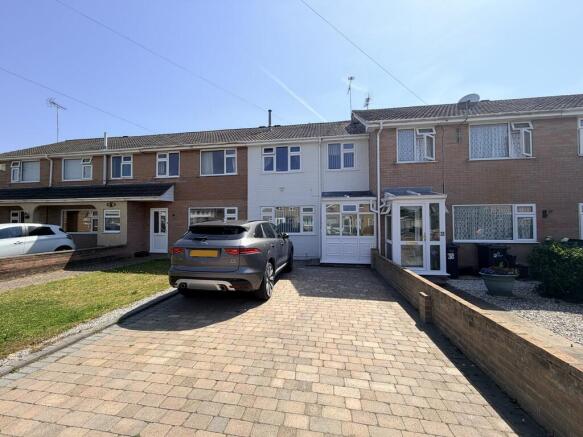 3 bed property, in Heights Road, £310,000
