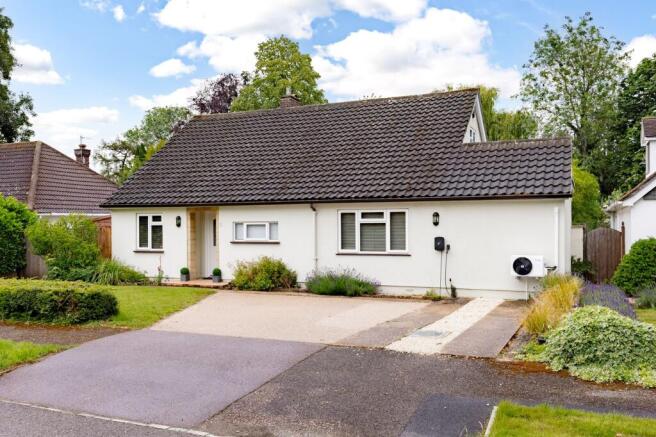 3 bed property, in Windmill Hill, £650,000