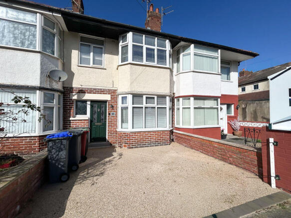 3 bed property, in 41 Baines Avenue, £115,000