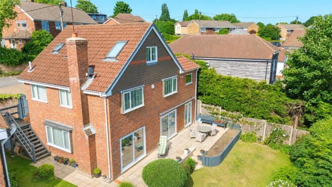 4 bed property, in Spring Lane, £800,000