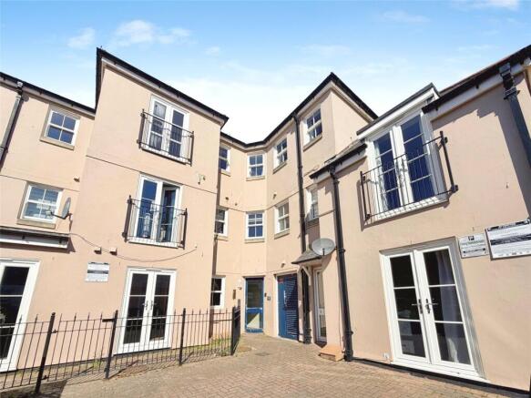 2 bed property, in West Street, £145,000