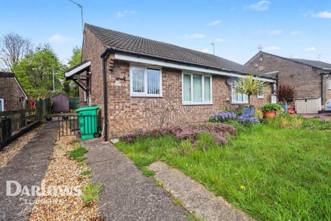 2 bed property, in Rhiwlas, £275,000