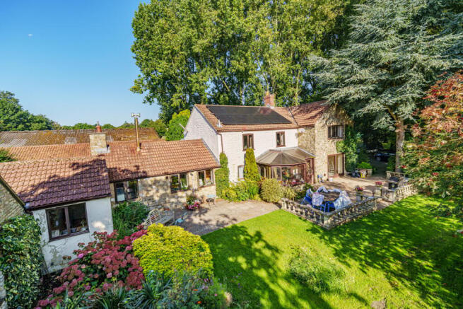 4 bed property, in Hisomley, £1,600,000