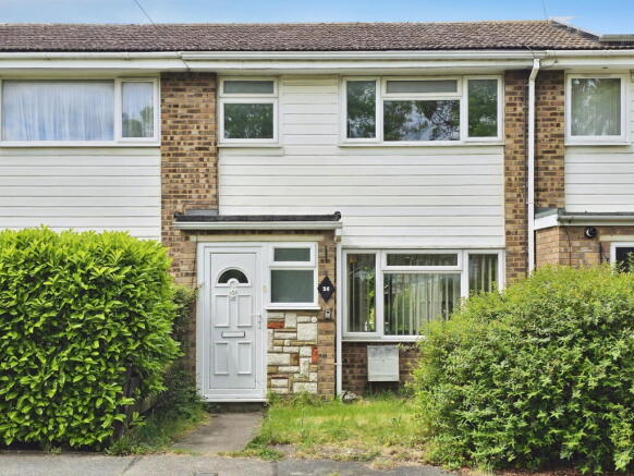 3 bed property, in Coombelands, £280,000