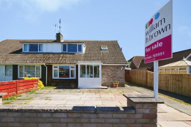 3 bed property, in Chiltern Way, £250,000