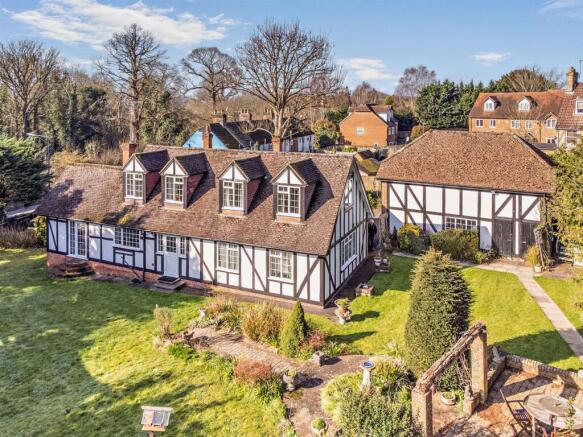 6 bed property, in Ashford Road, £900,000