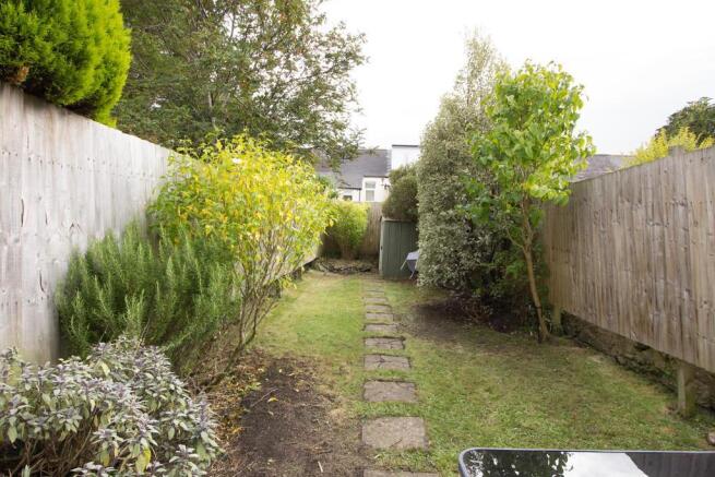 2 bed property, in Hirwain Street, £240,000