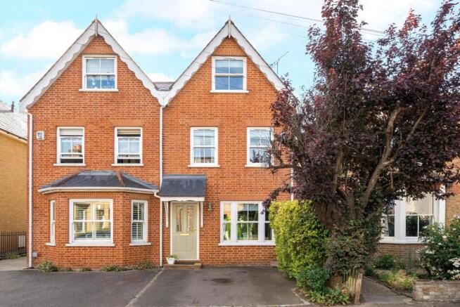 3 bed property, in Pemberton Road, £850,000