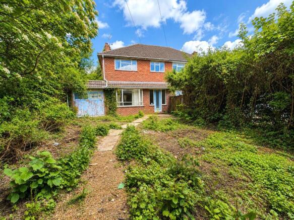 3 bed property, in Five Heads Road, £325,000