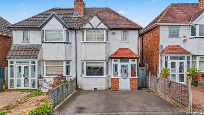 3 bed property, in Woodvale Road, £275,000