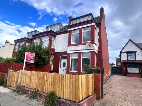 3 bed property, in Leasowe Road, £275,000