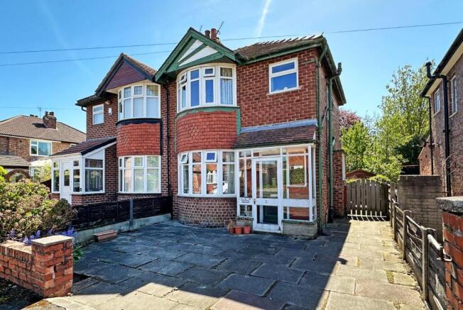3 bed property, in Leicester Avenue, £350,000