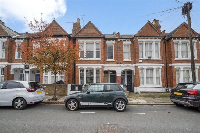 2 bed property, in Edenvale Street, £600,000