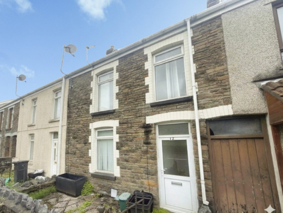 3 bed property, in St Johns Terrace, £115,000