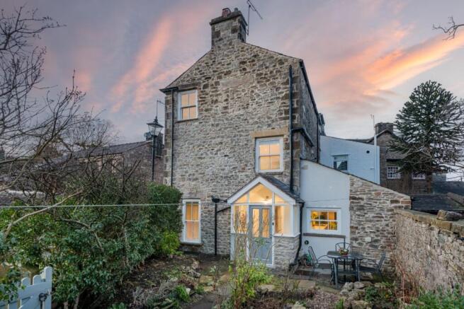 3 bed property, in Lilac Cottage, £550,000
