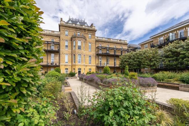 3 bed property, in Chambers Park Hill, £2,300,000