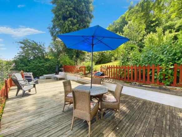2 bed property, in BATHAMPTON - Warminster Road, £595,000