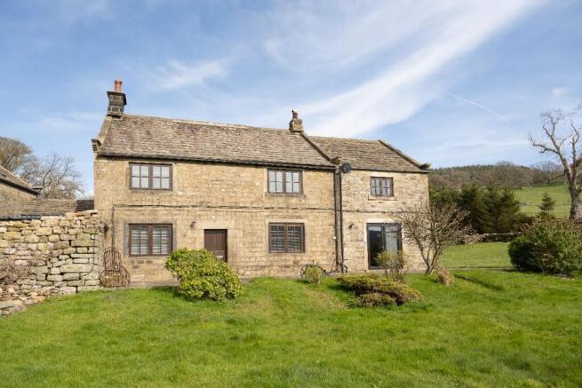 5 bed property, in Coville House Farm, £975,000