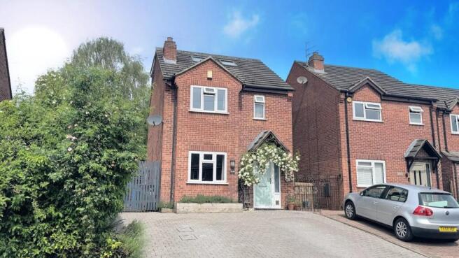 4 bed property, in Weirfield Road, £450,000