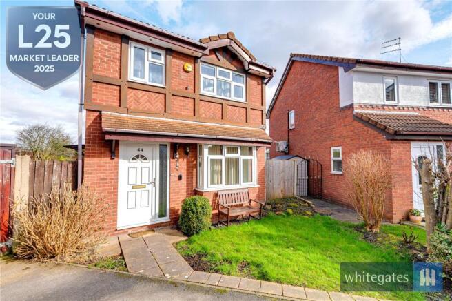 3 bed property, in Kingsthorne Park, £240,000
