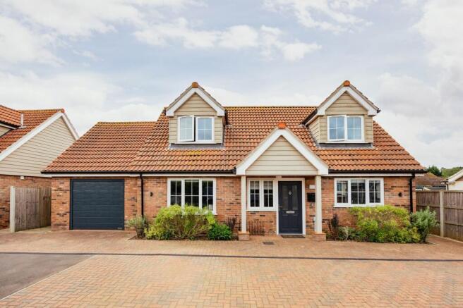3 bed property, in Contemporary Detached Three/Four Bedroom Home in Snettisham, £565,000