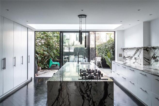 4 bed property, in Richmond Road, £1,750,000