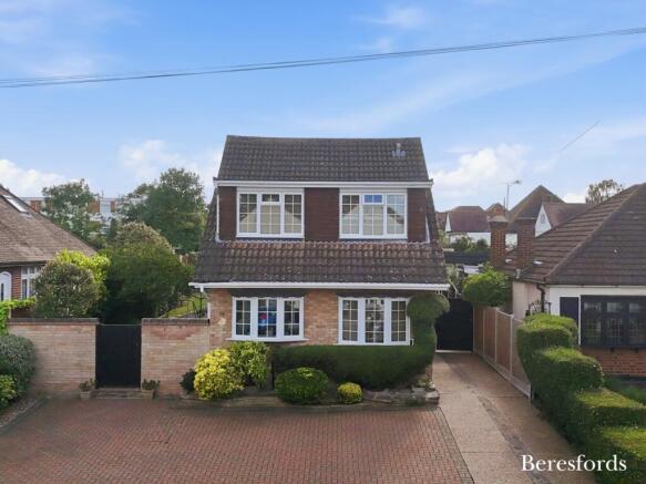 3 bed property, in Recreation Avenue, £630,000