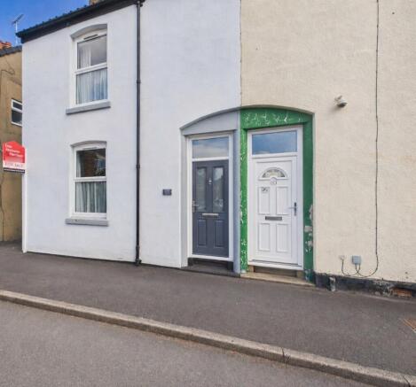 2 bed property, in Eastgate South, £175,000