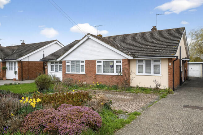 2 bed property, in Jones Road, £495,000
