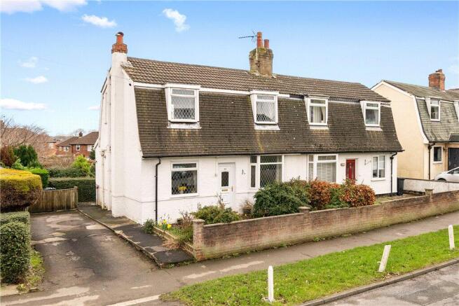 2 bed property, in Crab Lane, £250,000