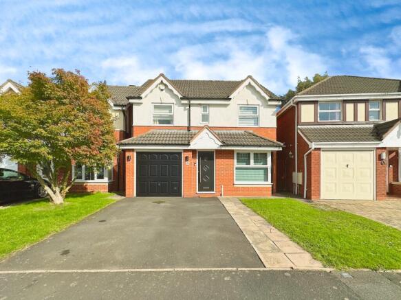 4 bed property, in Wood Common Grange, £400,000