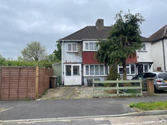 3 bed property, in Willow Walk, £475,000